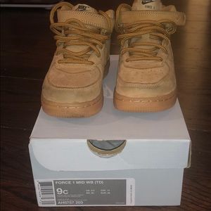 Boys Nike Air Force Ones Mid-Top